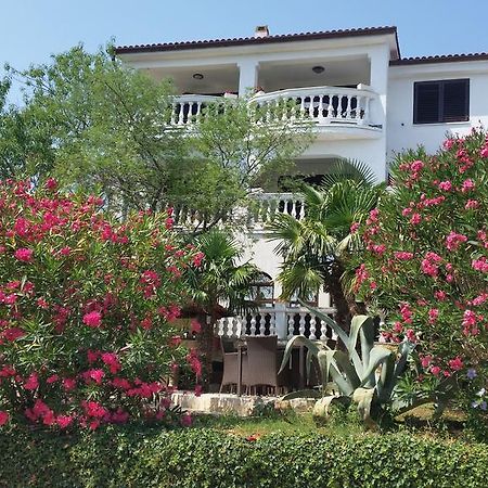 Guest House Villa Marlis Malinska Exterior photo